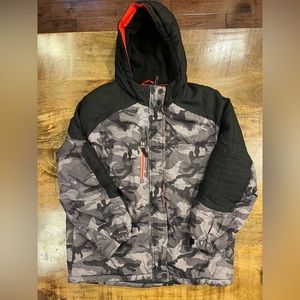Zeroxposur youth camouflage winter jacket. Size lg 14/16.  Excellent Preowned.